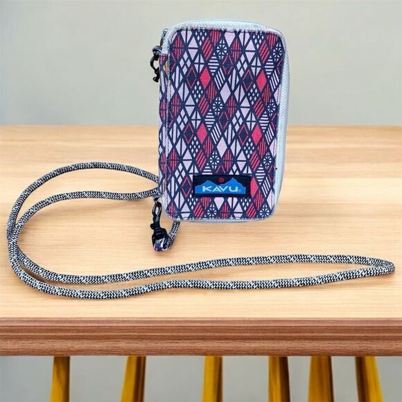KAVU Geometric Pink/Navy/Red Design Zip Around Crossbody Wallet Bag - Picture 2 of 7